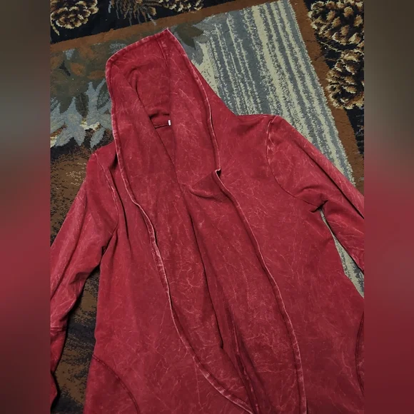 Beautiful sweater - Picture 7 of 9